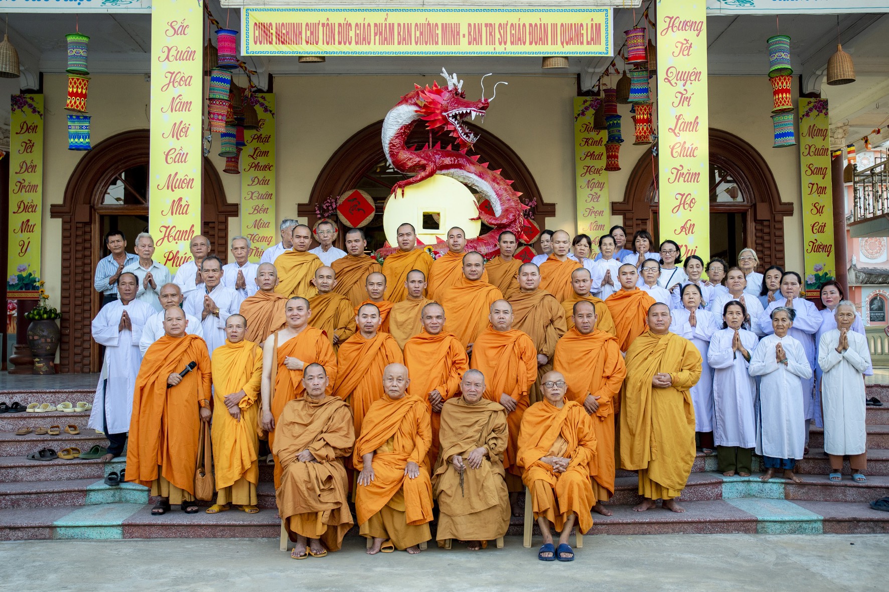An Nhơn: Đoàn hành đạo Giáo đoàn III ghé thăm tịnh xá Ngọc Duyên
